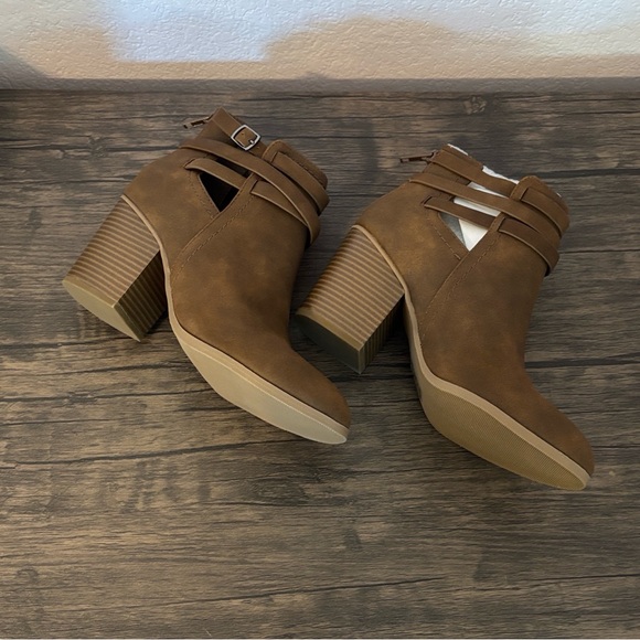 New brown booties shoes size 7 - Picture 3 of 5